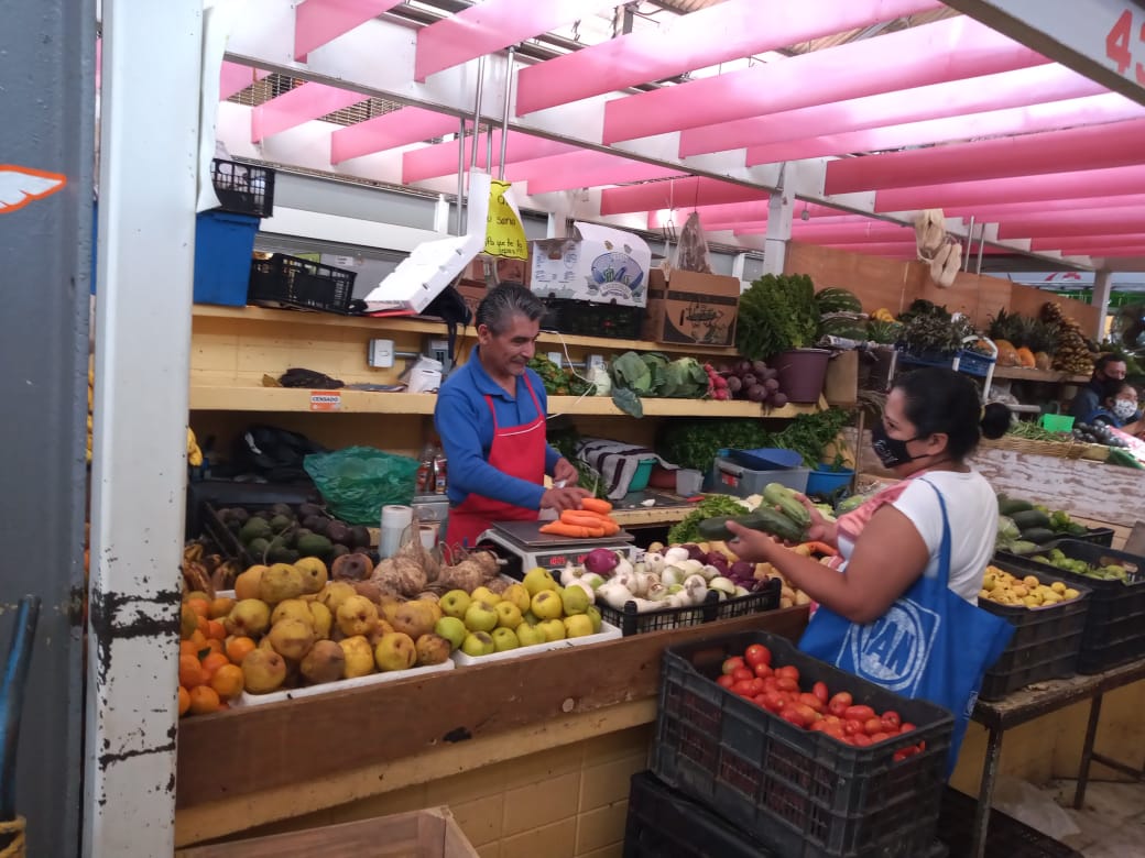 Mercado 2 de Abril-Frutas de temporada y verduras